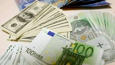 Kursy walut 23.09 o godz. 7. Zoty zacz si odbija, ronie tylko dolar [kurs dolara, funta, euro, franka]