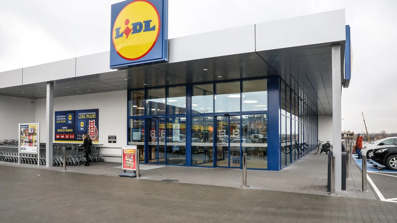 Dziś w Lidlu będą kolejki. 37,49 zł za produkt idealny: na grzyby, ryby i spacery. A co w 4F?