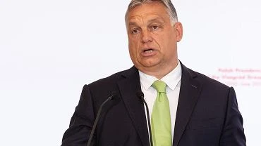 Wgry. Nadzwyczajny porzdek prawny. Od pnocy do pitej rano zakaz wychodzenia z domw