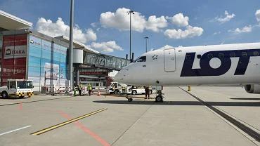 PLL LOT ogosi siatk pocze na lato 2021 roku. Przewonik stawia na podre wakacyjne