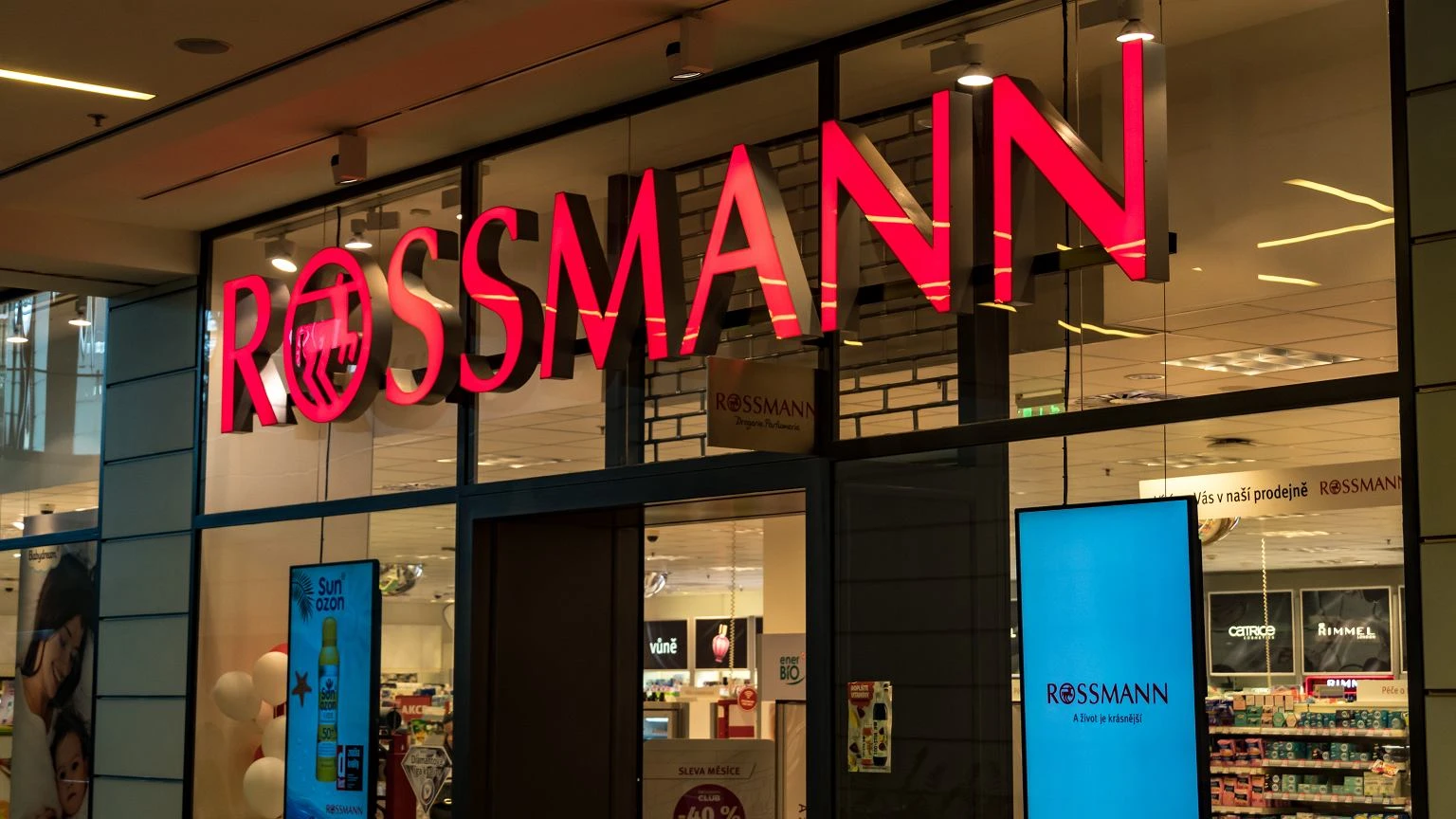 Te perfumy Giorgio Armani zawsze wzbudzajÄ sensacjÄ. Teraz dostalam je prawie 100 zĹ taniej w Rossmanie
