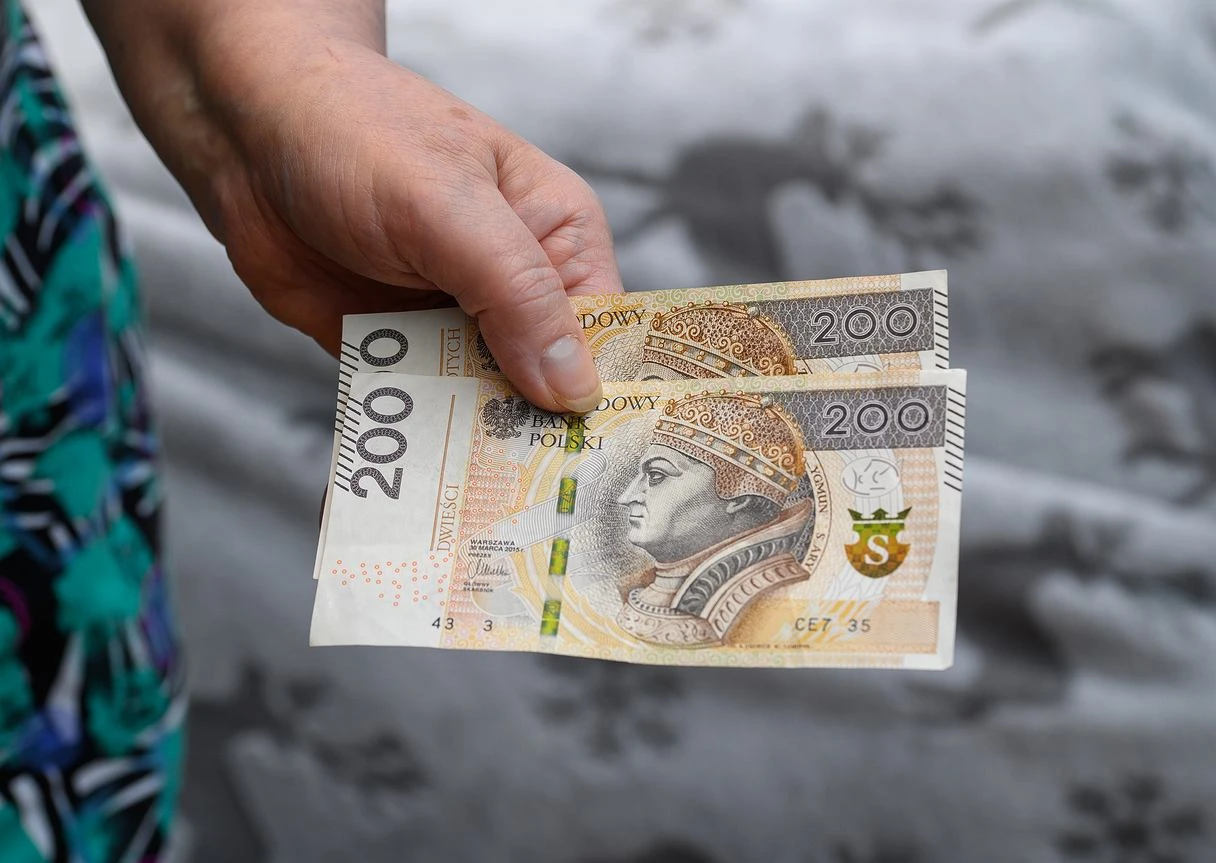 ZUS z kolejną wypłatą dla wdów i nie tylko. To 312,71 zł miesięcznie. Nie chodzi o rentę