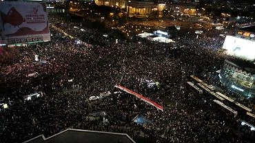 Ok. 100 tys. osb na marszu w stolicy, doszo do atakw na protestujcych. Policja: S zatrzymania