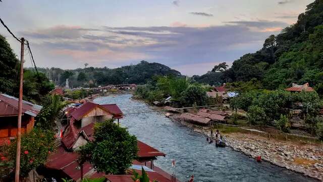 Pemandangan Indah Bukit Lawang, Surga Tersembunyi di Sumatera Utara