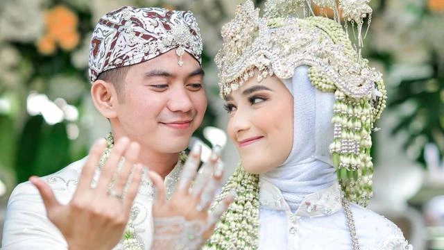 Iis Dahlia Sebut Rizki 2R Ingin Rujuk dengan Nadya Mustika Rahayu
