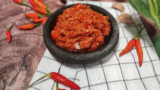 6 Resep Sambal Terasi Mentah Pedas, Rasa Segar Otentik dan Menggoyang Lidah