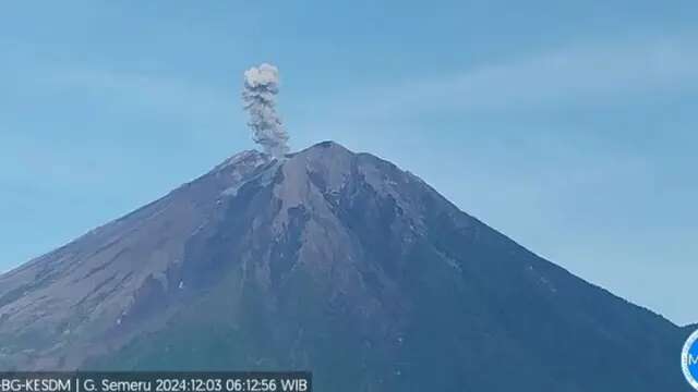 Gunung Semeru Alami Sembilan Kali Erupsi, Ini Rekomendasi PVMBG