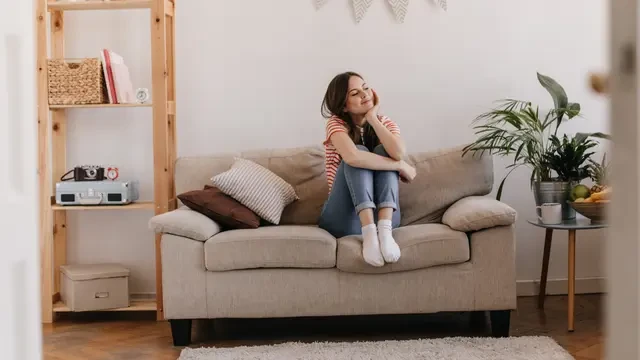 4 Tipe Orang Rumahan dan Apa yang Dibutuhkan oleh Mereka, Kamu Cocok yang Mana?