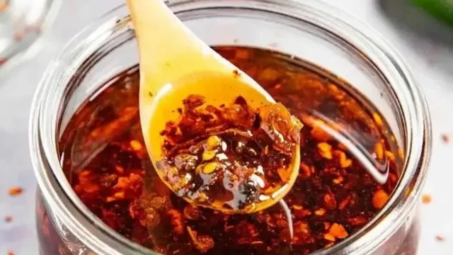 Resep Chili Oil Daun Jeruk yang Bisa Dipakai di Berbagai Makanan