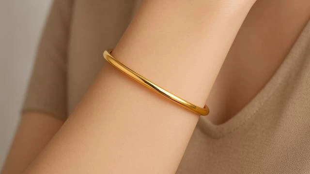 Model Bangle Oval Kecil yang Pas Banget untuk Pergelangan Mini, Elegan Tanpa Terlihat Kebe...
