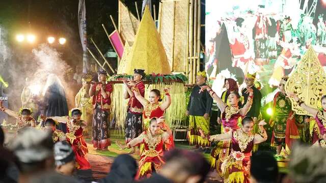 Melihat Pelangi Tradisi dan Budaya Banyuwangi dalam Festival Kuwung