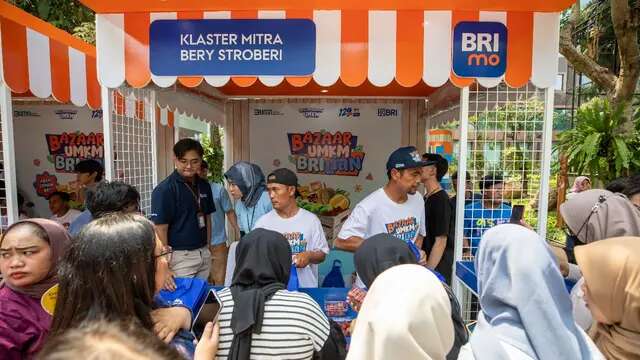 BRI Bantu Klaster Mitra Bery Perluas Pasar Stroberi Lewat Bazaar UMKM BRILiaN di Jakarta