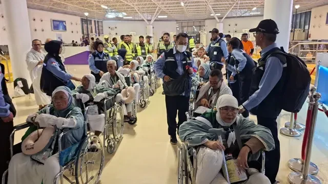 PPIH Siapkan Jasa Dorong Kursi Roda Jemaah Haji Lansia dan Disabilitas, Berapa Tarifnya?