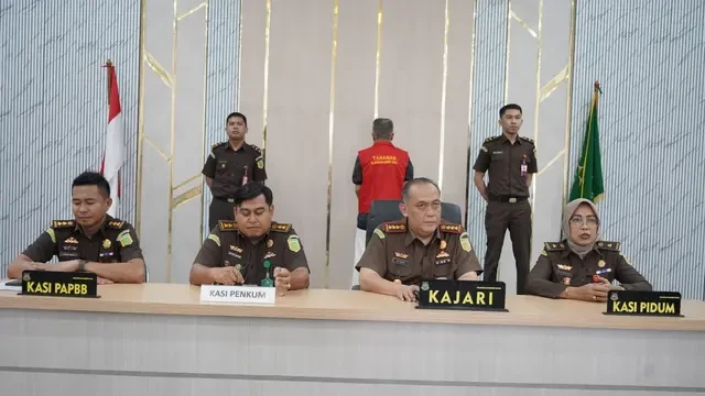 Sidang Perdana Terdakwa Annar Sampetoding di Kasus Uang Rupiah Palsu