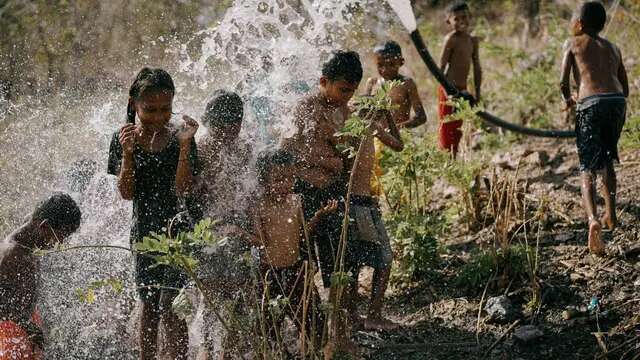 Berkat Gotong Royong dan Energi Surya, Desa Banuan Kini Punya Air Bersih