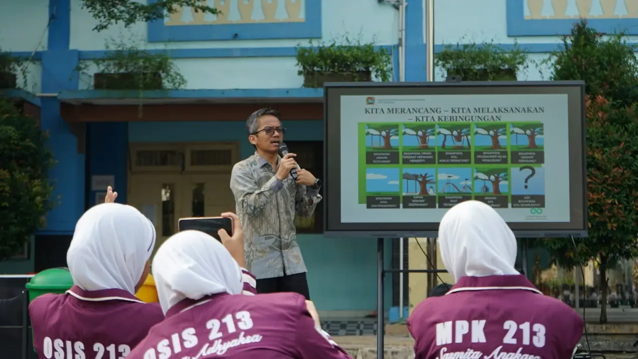 Dari Lorong Sempit Menuju Indonesia Bercahaya