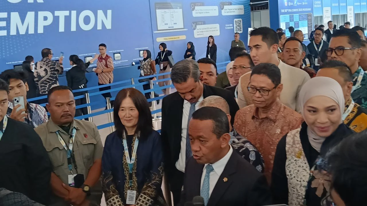 Bahlil Minta Pertamina Segera Sedot Sumur Rakyat