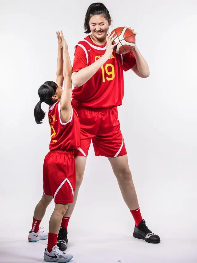 4 Fakta tentang Zhang Ziyu, Pebasket Wanita Asal China yang Punya Tinggi Badan Menjulang C...