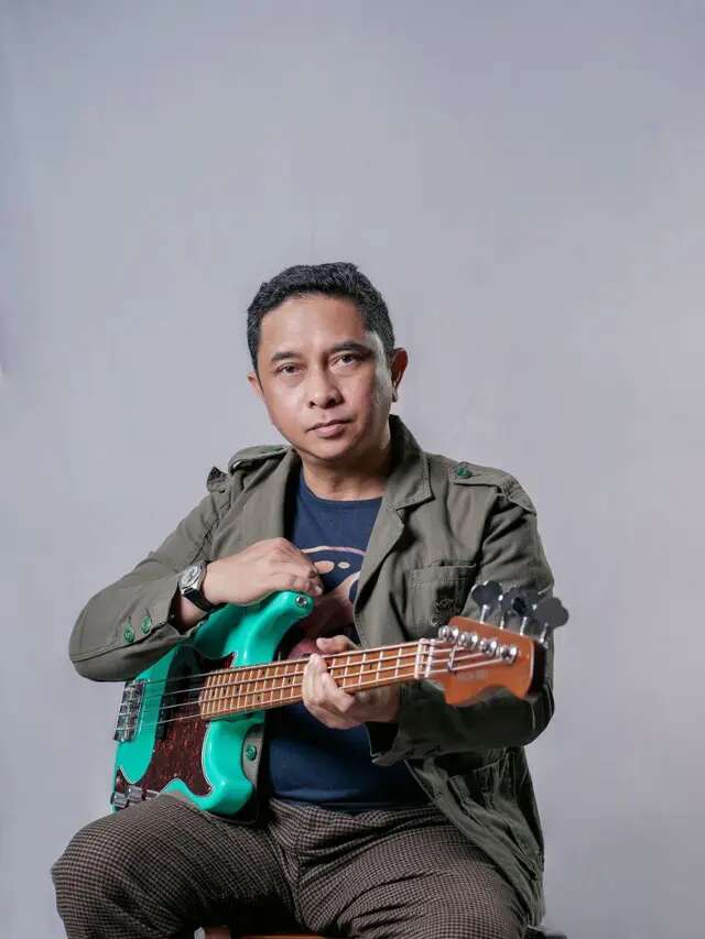 Rilis 206 Lagu Sejak 2020 hingga 2024, Ini Perjalanan Musik Alex Kuple Bassist Nugie dan A...