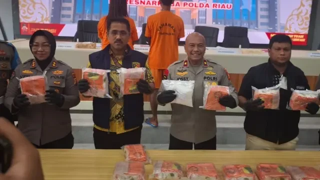 Biduan Tertangkap Bawa Sabu Senilai Rp15 M, Pacarnya Dijanjikan Ratusan Juta