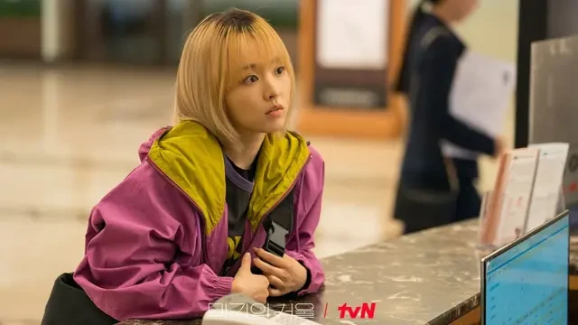 Park Bo Young Tampil dengan Rambut Pirang di Drama Baru 'Our Unwritten Seoul'