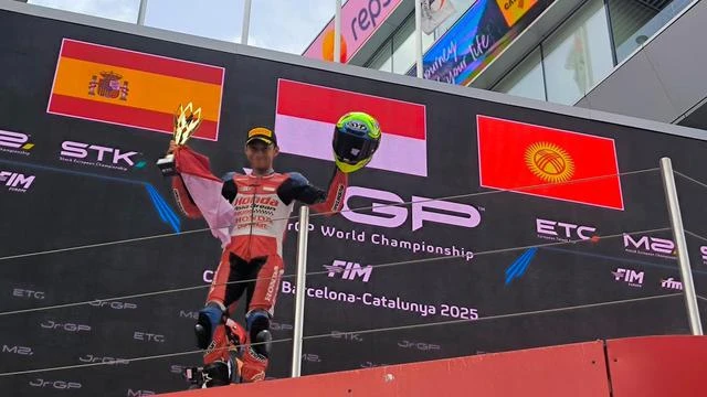 Kiandra Ramadhipa Juara Balapan European Talent Cup, Indonesia Raya Berkumandang di Sirkui...