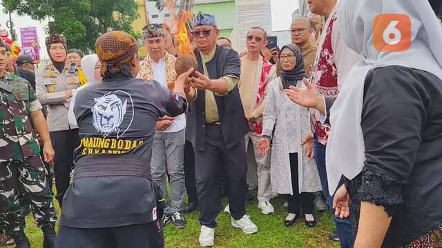 Kala Sejumlah Pejabat Kota Sukabumi Menjajal Boles di Pekan Kebudayaan Jabar