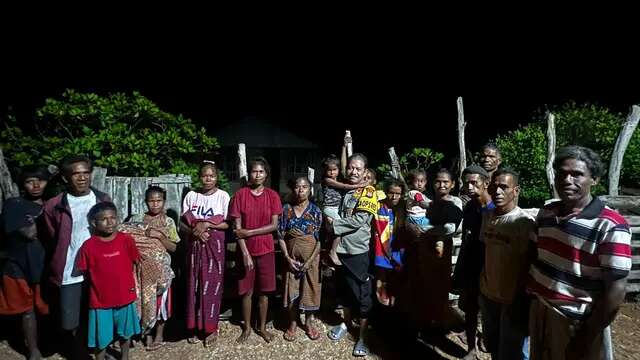 Listrik Tenaga Matahari Jadi Solusi untuk Kampung Lama Weberliku yang Gelap Gulita Semenja...