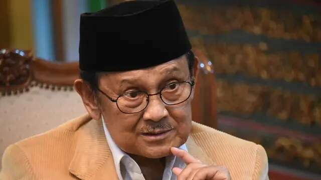 3 Cara Jitu BJ Habibie Saat Hadapi Kenaikan Nilai Tukar Dolar AS