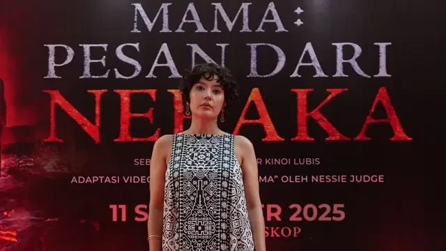 5 Potret Detail Outfit Hannah Al Rashid di Premiere Film 'Mama: Pesan dari Neraka'