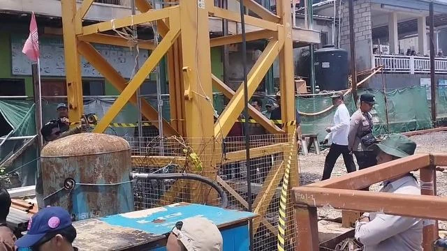 Proyek Lift Kaca Rp 200 M Pantai Kelingking Nusa Penida Disegel, Ditemukan Pelanggaran Tat...