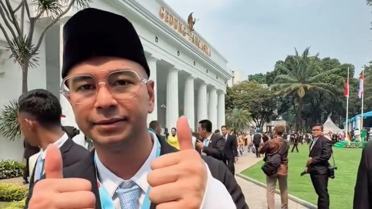6 Potret Raffi Ahmad Ikut Upacara Hari Lahir Pancasila, Sorot Dasar Negara Sebagai Kompas ...