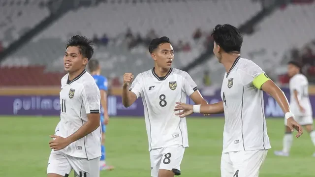 Lemparan Panjang Robi Darwis Hingga Tekel Brutal Pada Hannan, Ini Catatan-catatan Menarik ...
