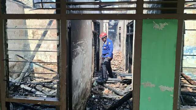 Kebakaran Terjadi di Rumah Bekas Losmen di Bandar Lampung, 17 Kamar Hangus