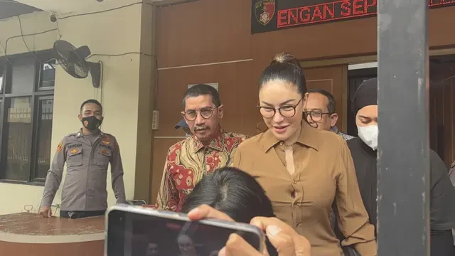 Pengumuman, Nikita Mirzani Mustahil Damai Dengan Reza Gladys dalam Kasus Dugaan Pemerasan