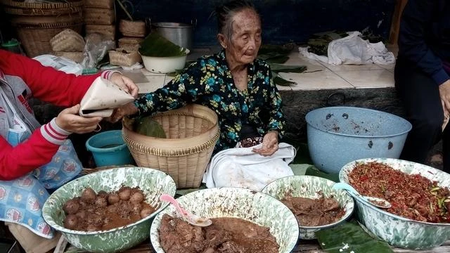 6 Kuliner Yogyakarta yang Memikat Hati Youtuber Amerika Luke Martin