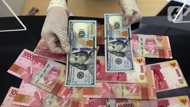 Rupiah Melemah, Menanti Kebijakan Bank Sentral Global