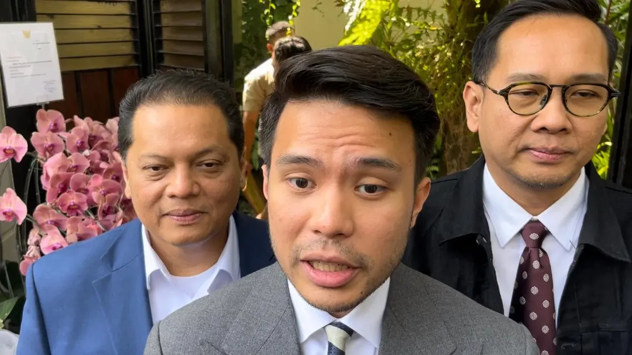 Kuasa Hukum Temui Jokowi Bahas Sidang Roy Suryo