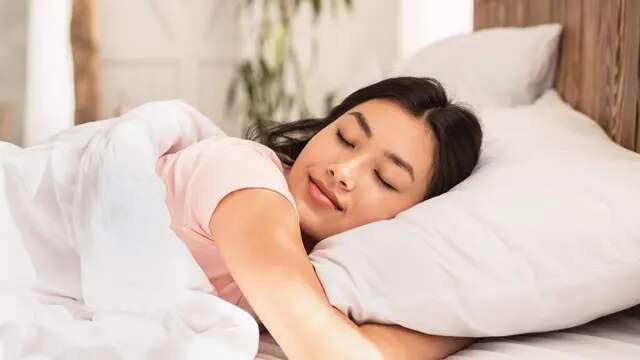 Waspada! Bantal yang Tidak Layak Pakai Bisa Sebabkan 5 Gangguan Ini Saat Tidur