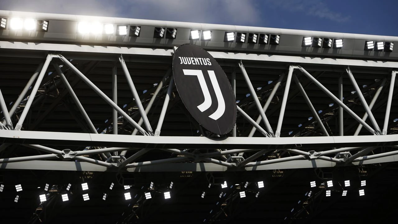 Juventus Sudah Patok Harga Untuk Beknya yang Diincar Barcelona dan Chelsea
