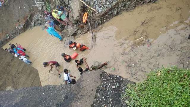 Jalan Gorontalo-Sulut Amblas, 1 Pengendara Tewas Terseret Arus