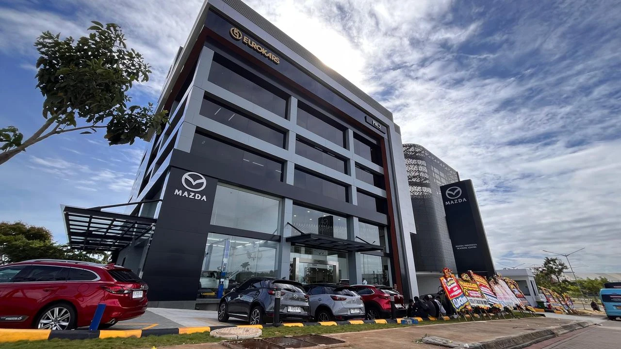 Mazda Resmikan Dealer dan Training Centre Baru di PIK 2, Perkuat Jaringan dan SDM di Indon...