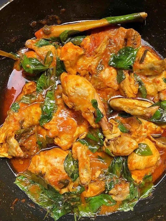 Ayam Woku Sering Gagal Meresap? Gunakan Teknik Masak Bertahap Ini Biar Rasa Nempel