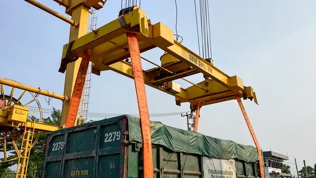 Diversifikasi Bisnis, KAI Logistik Jalankan Angkutan Limbah B3 Pakai Cara Baru