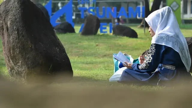 Kuburan Massal Ulee Lheue, Berziarah dan Mengenang Korban Tsunami Aceh
