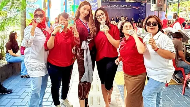 6 Potret Nikita Mirzani Rayakan HUT RI di Rutan Pondok Bambu, Penuh Keseruan