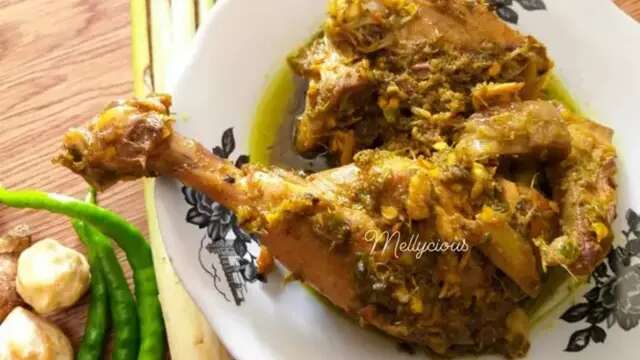 Menikmati Sensasi Pedas Ayam Cabai Hijau, Simak Resepnya