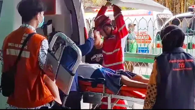 Khofifah Pastikan Negara Hadir, Biaya Pengobatan Korban Ponpes Al Khoziny Sidoarjo Ditangg...