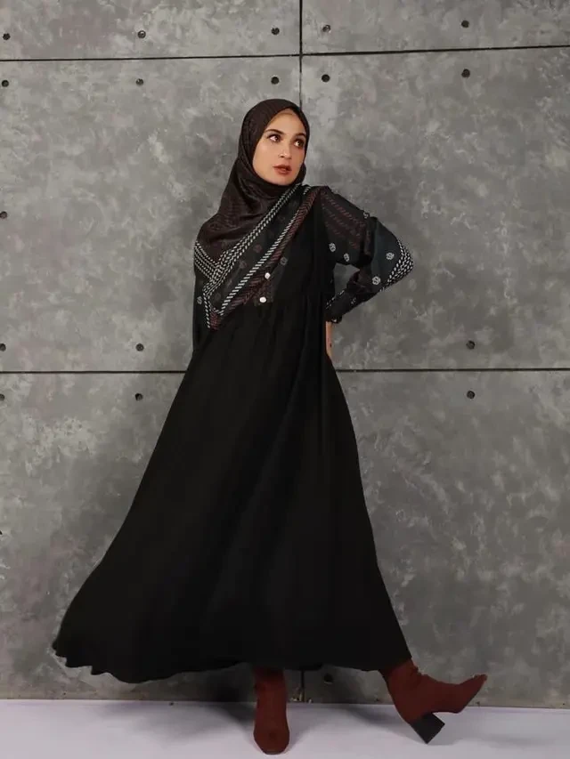 Hijab Motif di Gamis Polos, Cara Tepat agar Tampilan Tetap Sebaris & Stylish