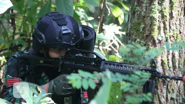 Siang Malam Pasukan Kostrad Ada di Hutan Gunung Lawu, Ada Apa?